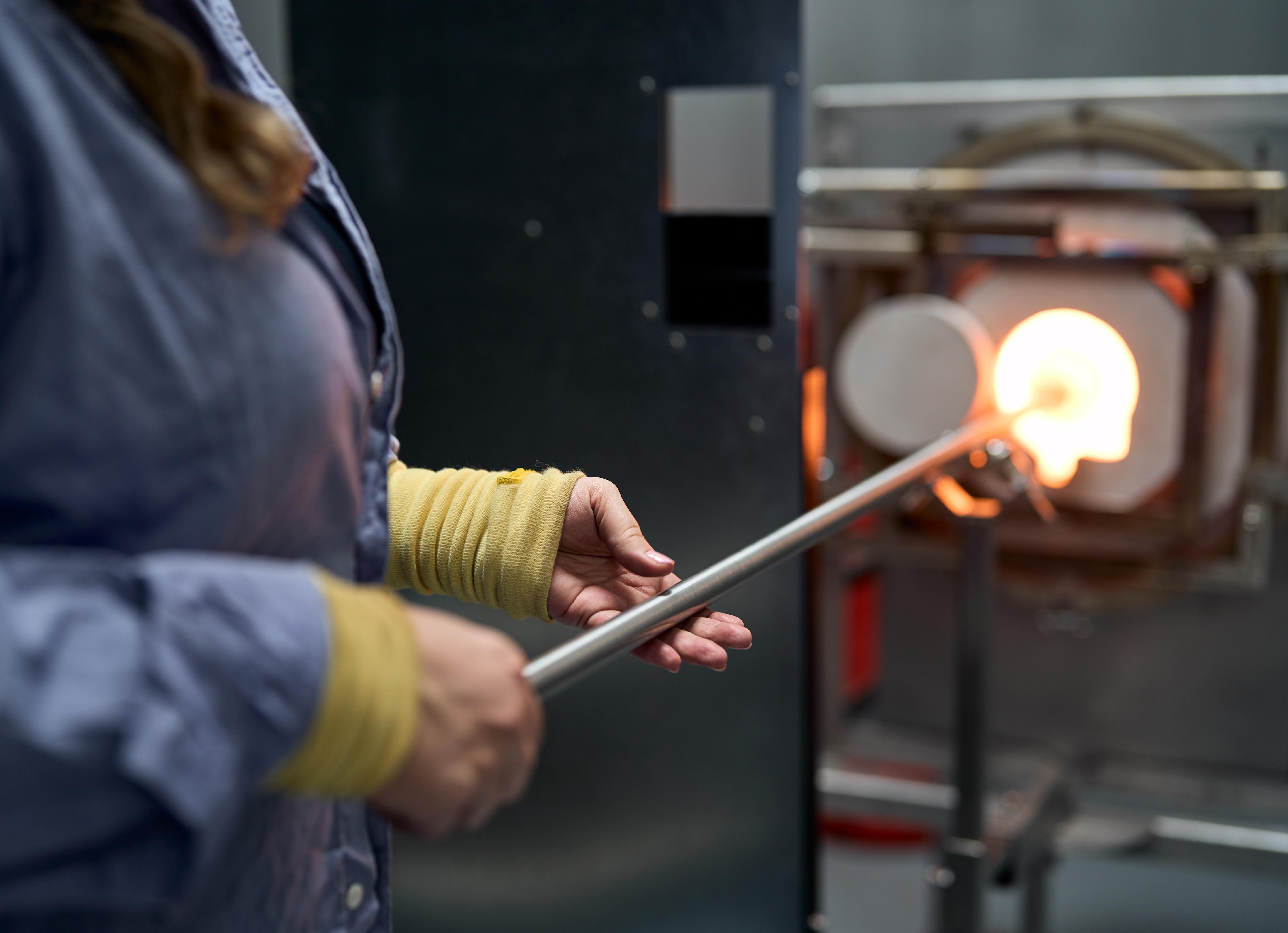 molten 1090 glassblowing hot shop furnace mini melt