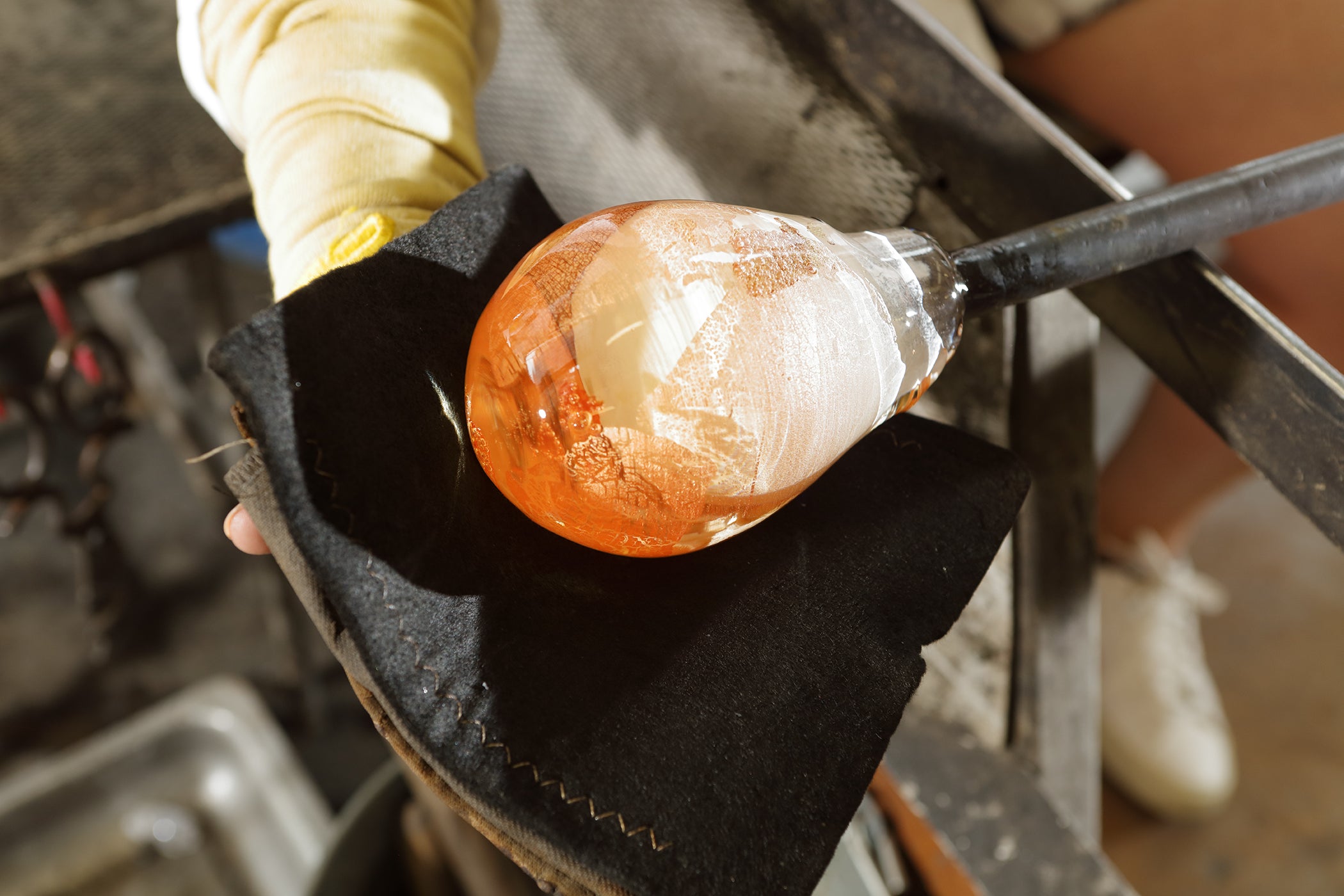 molten 1090 hand blown glass glassblowing hot shop