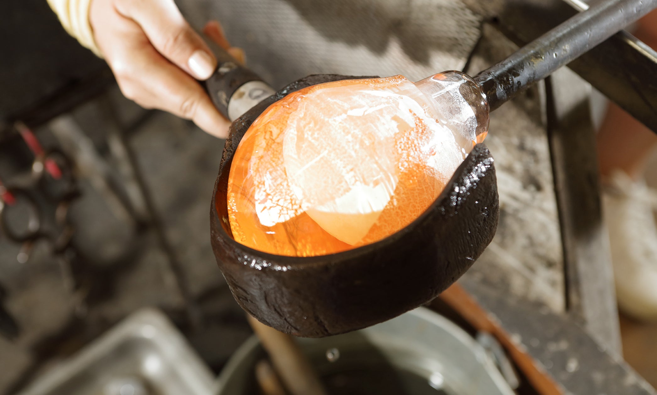 molten 1090 hand blown glass glassblowing hot shop